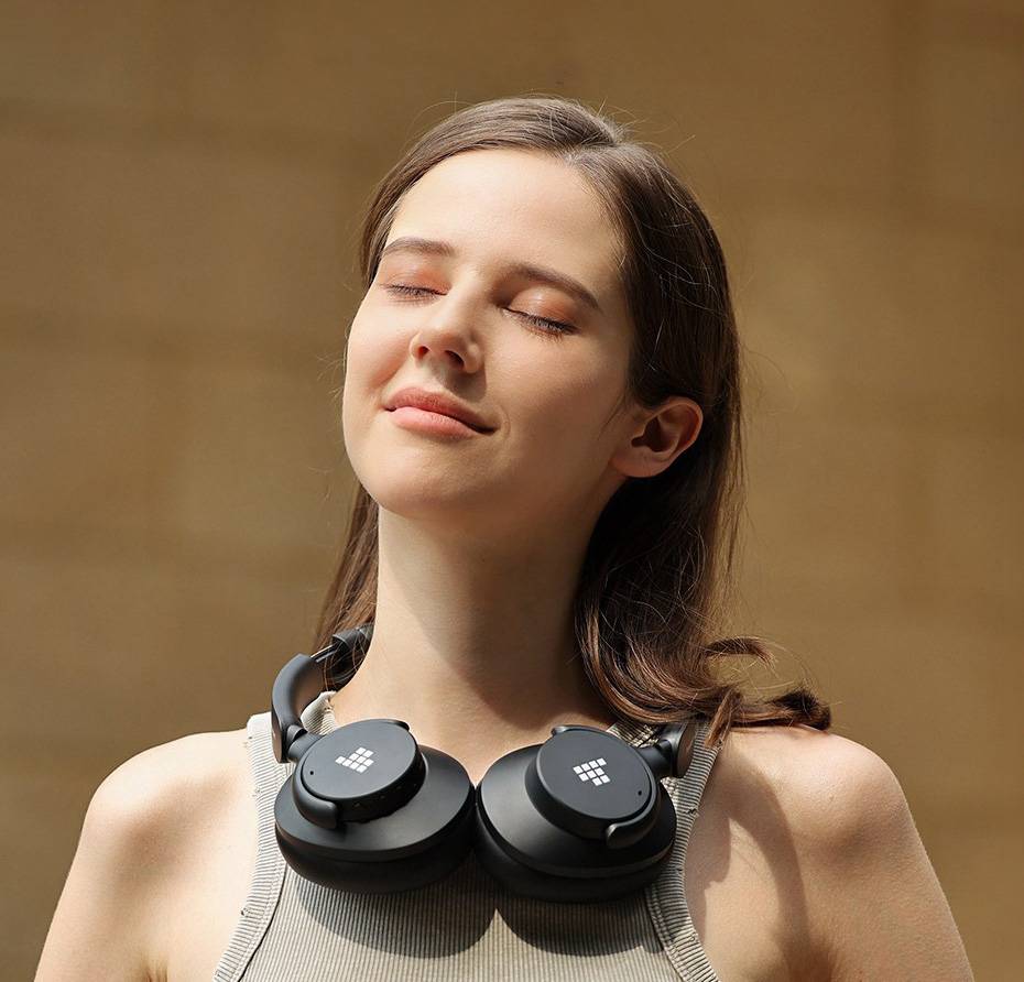 Tronsmart SOUNFII Q20S Hybrid ANC Headphones, Bluetooth 5.3, Hybrid Active Noise Cancellation, 60 Hours Playtime, Hi-Res Audio, 90° Swiveling Earpads, Pair with 2 Devices, Tronsmart App Control - Black